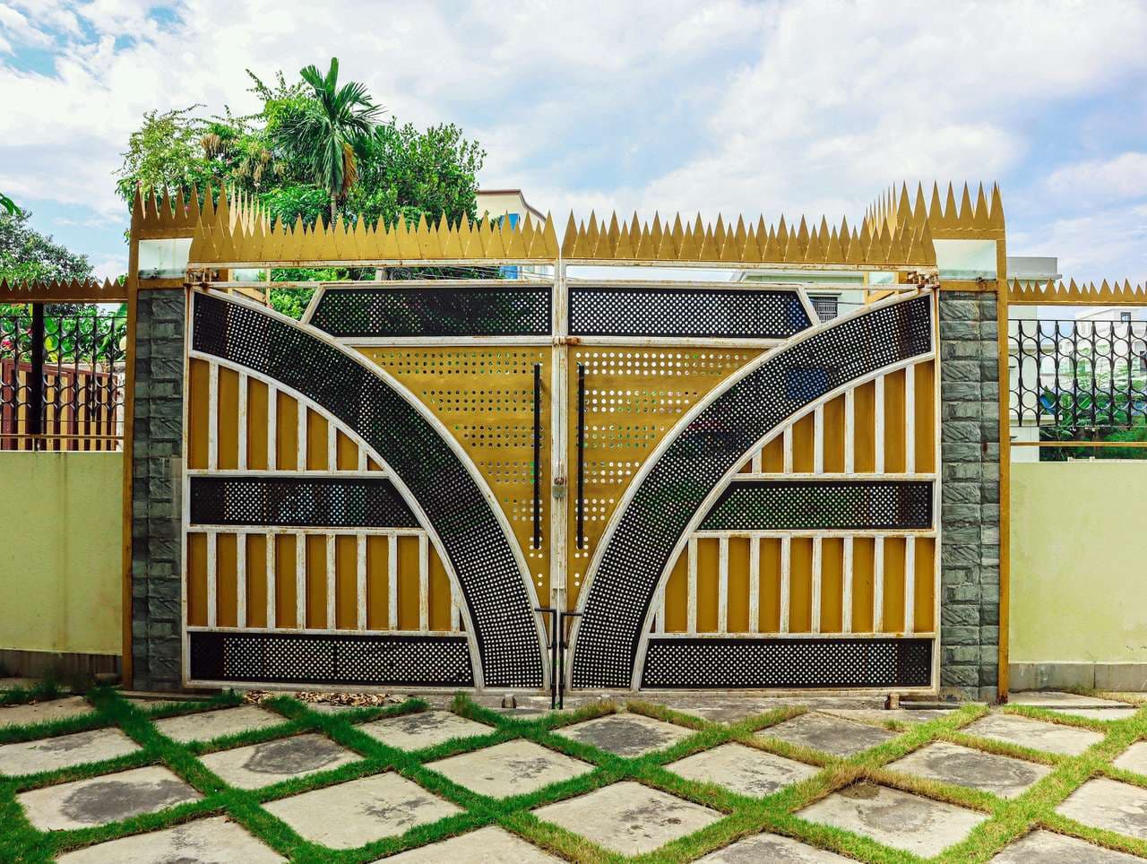 MS main gate, FabWise