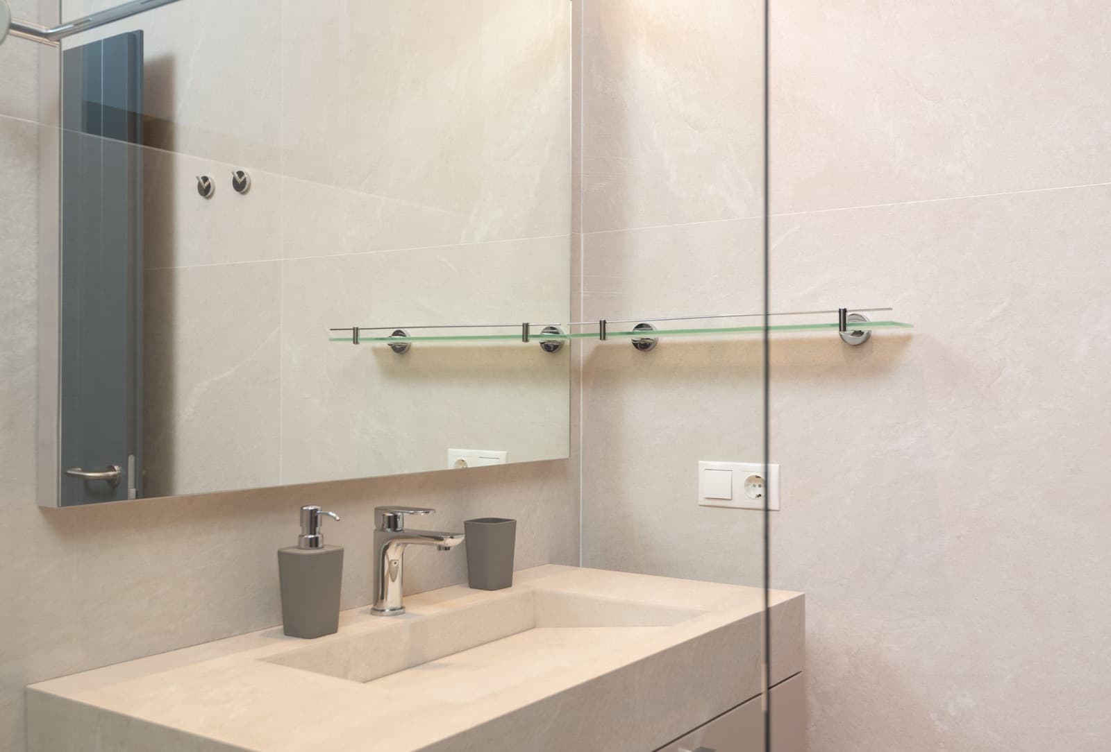 Custom glass, made to measure, FabWise