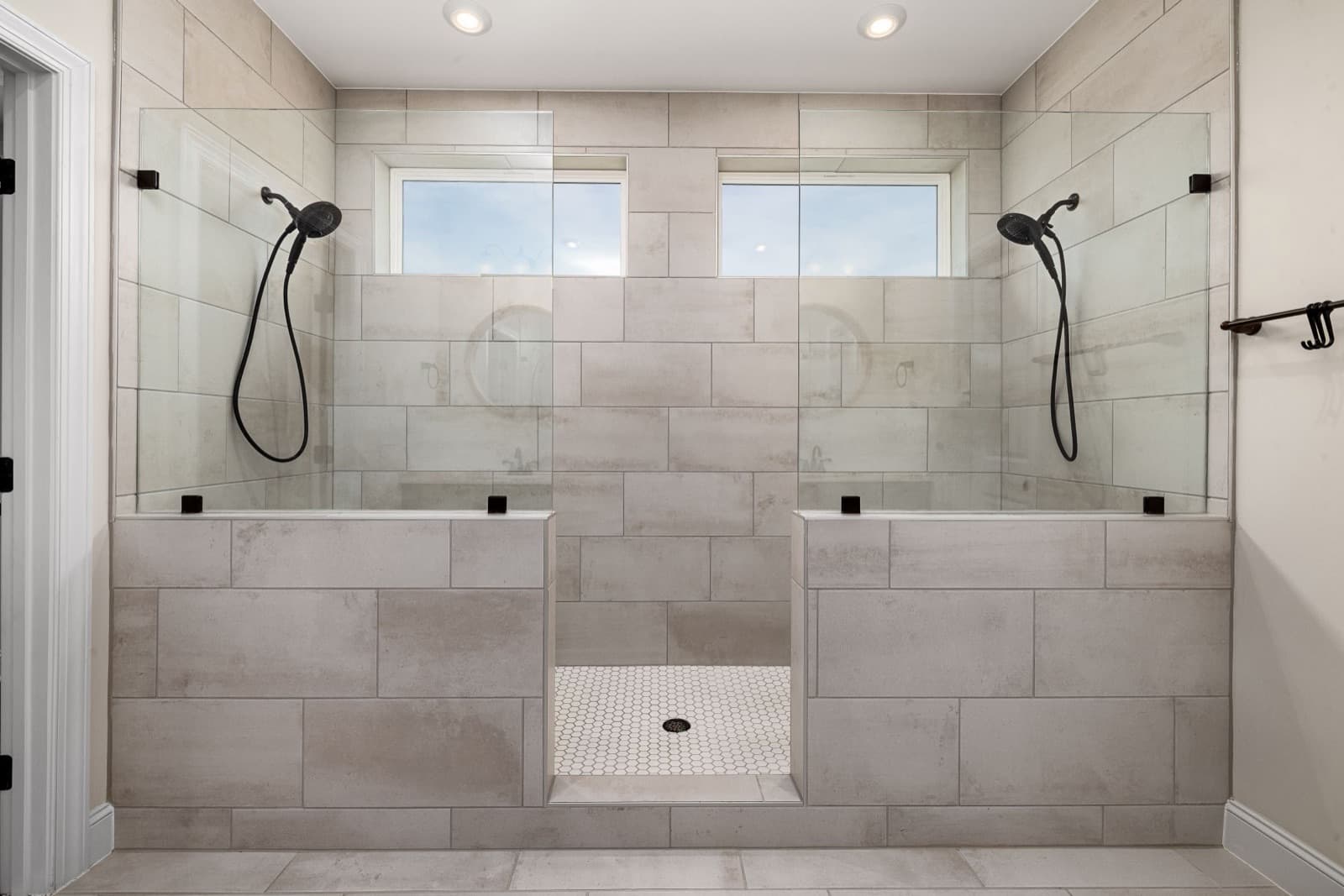 Fixed shower screen, no door, FabWise